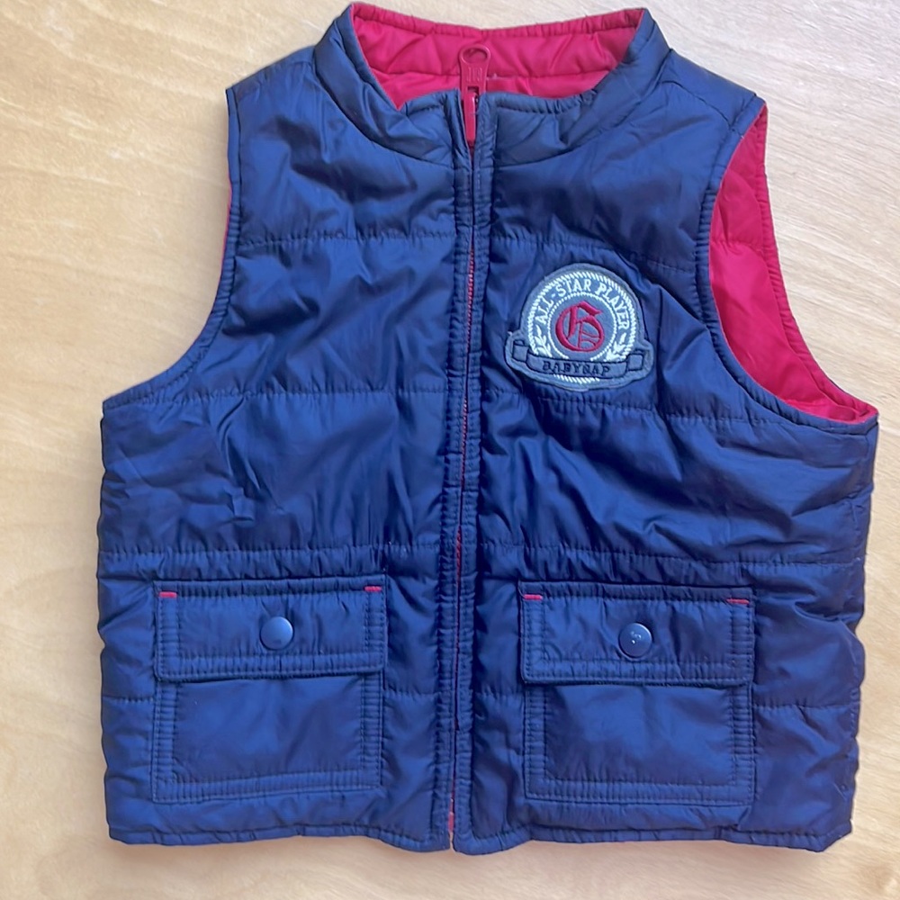 3/$15 or 5/$20 Reversible navy and red 6 month baby gap vest